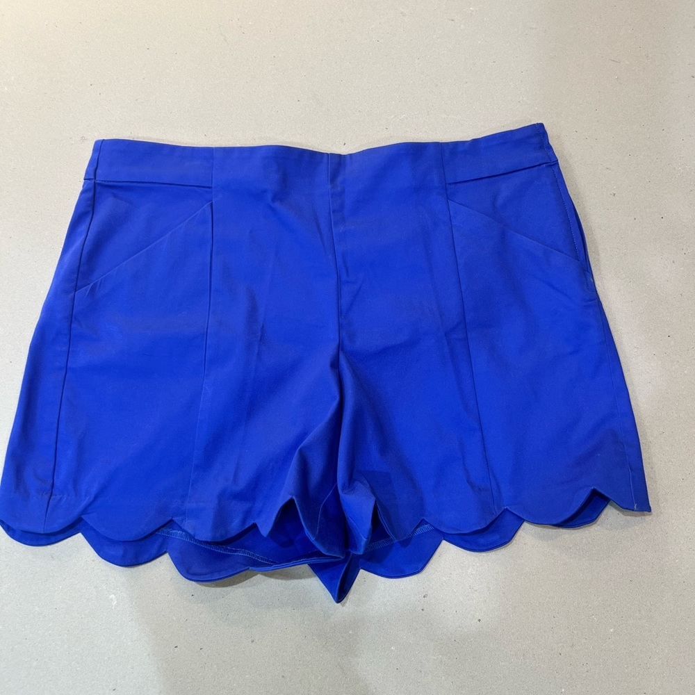 Lilly Pulitzer Royal Blue scalloped shorts size 10